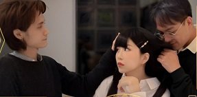 Cô gái xinh đẹp đã trải nghiệm niềm đam mê với một thành viên của bộ lạc khát khao