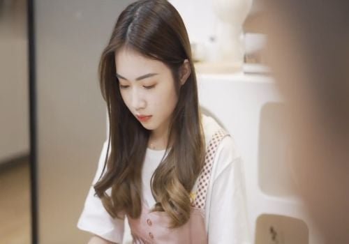Con gái của cha dượng bị lừa tình