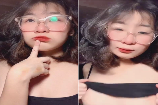 Em tuổi 20 quyến rũ với vòng tay mê hoặc