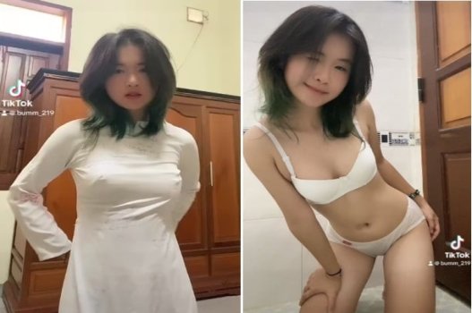 Nữ sinh dâm đãng khoe thân hình quyến rũ và nóng bỏng